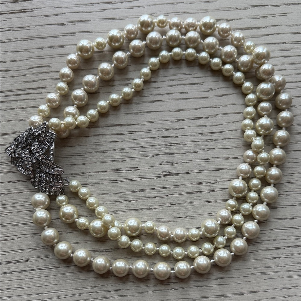 Stella & Dot Cream Pearl Necklace with Silver Clasp and Sparkly Art Deco Clasp